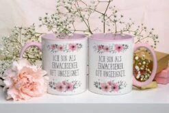 Tasse - Ich Bin Als Erwachsener Oft Ungeeignet. - Blumig -Geschenke Tassen Store Blumchentasse Ich bin als Erwachsener oft ungeeignet00 437909