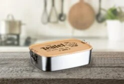 Brotdose - Einen Teufel Ohne Hörner Nennt Man Oma - Edelstahl Mit Bambusdeckel -Geschenke Tassen Store bild brotdose einen teufel ohne horner nennt man oma edelstahl mit bambusdeckel 790880