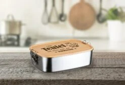 Brotdose - Einen Teufel Ohne Hörner Nennt Man Schwester - Edelstahl Mit Bambusdeckel -Geschenke Tassen Store bild brotdose einen teufel ohne horner nennt man schwester edelstahl mit bambusdeckel 668901