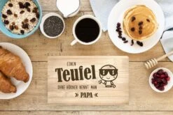 Frühstücksbrettchen - Einen Teufel Ohne Hörner Nennt Man Papa -Geschenke Tassen Store bild fruhstucksbrettchen einen teufel ohne horner nennt man papa 631377