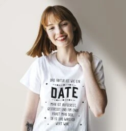 T-Shirt Damen - Das Abitur Ist Wie Ein Date -Geschenke Tassen Store bild t shirt damen das abitur ist wie ein date 633671