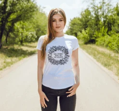 T-Shirt Damen - Was Stimmt Denn Mit Dir Nicht? - Skull Statement -Geschenke Tassen Store bild t shirt damen was stimmt denn mit dir nicht skull statement 4