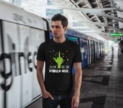 T-Shirt Herren - Grinch - Ich Bin Nur Zum Pöbeln Hier. (Mittelfinger) -Geschenke Tassen Store bild t shirt herren grinch ich bin nur zum pobeln hier mittelfinger 912927