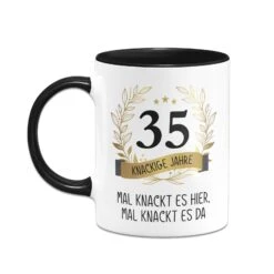 Tasse - Mal Knackt Es Hier, Mal Knackt Es Da - Zahl - Knackige Jahre (runder Geburtstag) 27 Tasse - Mal Knackt Es Hier, Mal Knackt Es Da - Zahl - Knackige Jahre (runder Geburtstag) -Geschenke Tassen Store bild tasse mal knackt es hier mal knackt es da zahl knackige jahre runder geburtstag 212211