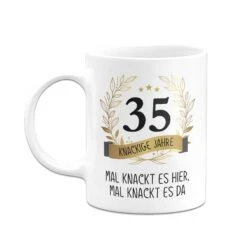 Tasse - Mal Knackt Es Hier, Mal Knackt Es Da - Zahl - Knackige Jahre (runder Geburtstag) 29 Tasse - Mal Knackt Es Hier, Mal Knackt Es Da - Zahl - Knackige Jahre (runder Geburtstag) -Geschenke Tassen Store bild tasse mal knackt es hier mal knackt es da zahl knackige jahre runder geburtstag 238753