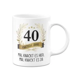 Tasse - Mal Knackt Es Hier, Mal Knackt Es Da - Zahl - Knackige Jahre (runder Geburtstag) 31 Tasse - Mal Knackt Es Hier, Mal Knackt Es Da - Zahl - Knackige Jahre (runder Geburtstag) -Geschenke Tassen Store bild tasse mal knackt es hier mal knackt es da zahl knackige jahre runder geburtstag 876528
