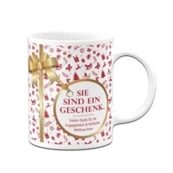 Tasse - Sie Sind Ein Geschenk. - Weihnachten (Aufdruck Weiß) -Geschenke Tassen Store bild tasse sie sind ein geschenk weihnachten aufdruck weiss 986064